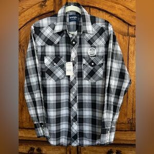 Wrangler long sleeve shirt NWT size L